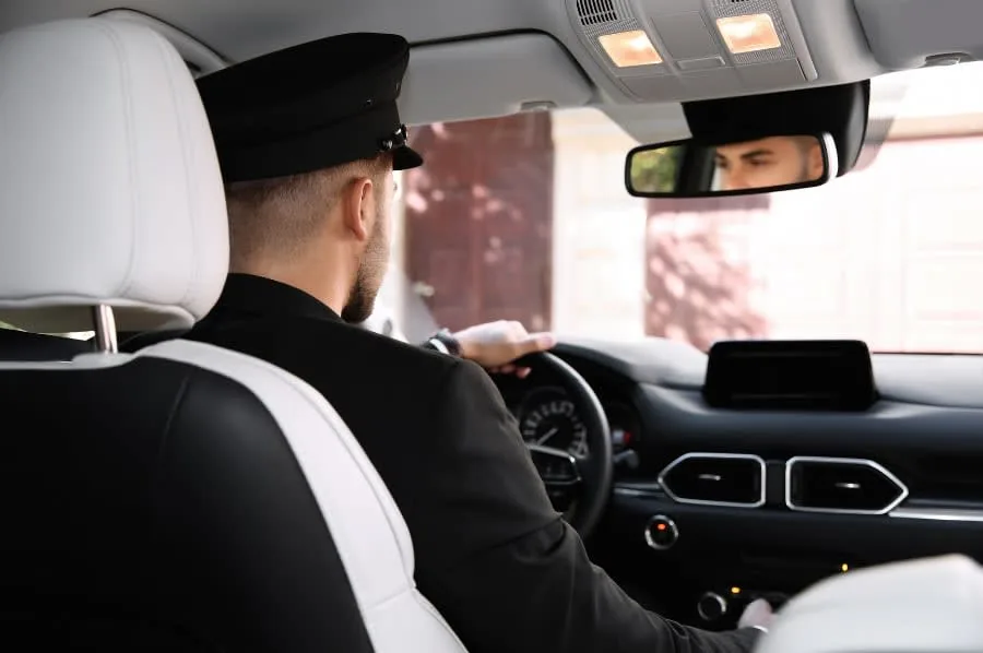 Make Holiday Travel Special With a Private Airport Chauffeur